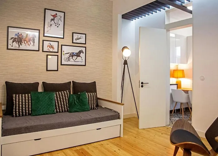 Colourful And Tasteful 2Bedroom Apartment In Graca