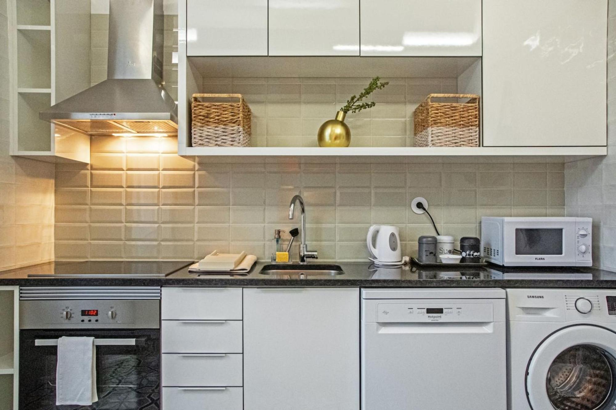 Appartamento Colourful And Tasteful 2bedroom In Graca Lisbona
